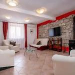 Casa Ana Milena Будинок відпочинку Пореч